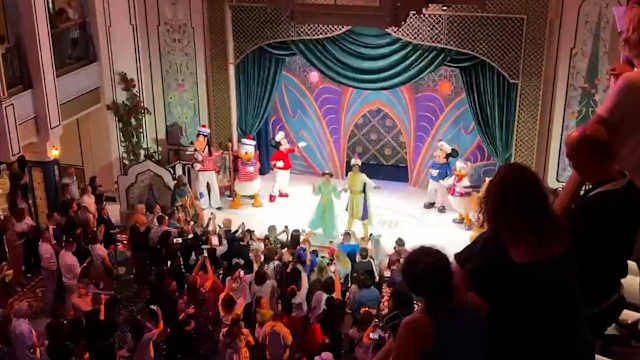 🚢FIRST LOOK: Hidden gems inside Disney Treasure's Grand Hall