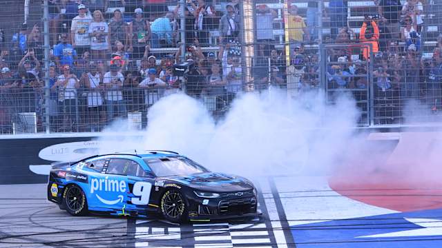 Chase Elliott wins at Texas to join Tyler Reddick as multiple Cup