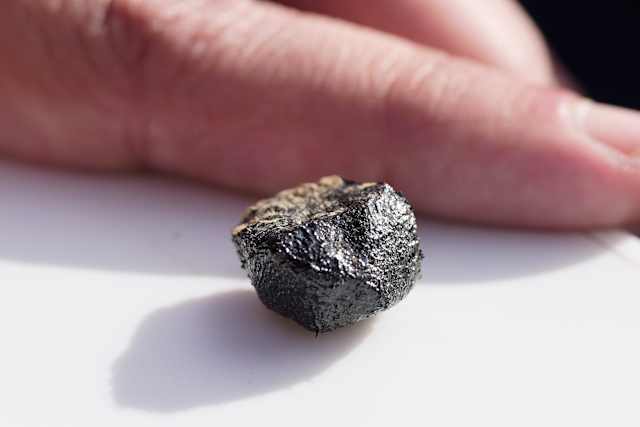 Meteorite hunters scour Ohio for fragments of 7-ton space rock