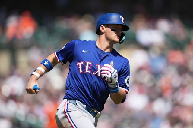 Rangers' Josh Jung hits 2-run homer for mom while facing brother Jace on Mother's Day