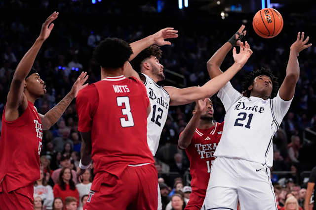 No. 19 Texas Tech rallies from 17 down in 2nd half to stun No. 3 Duke 82-81 at MSG