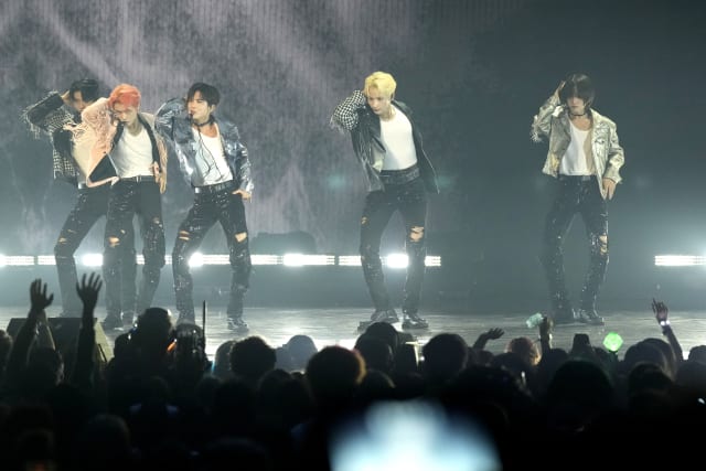 K-POP・アジア TOMORROWXTOGETHER Tomorrow X Together Are the Future of K-Pop | GQ