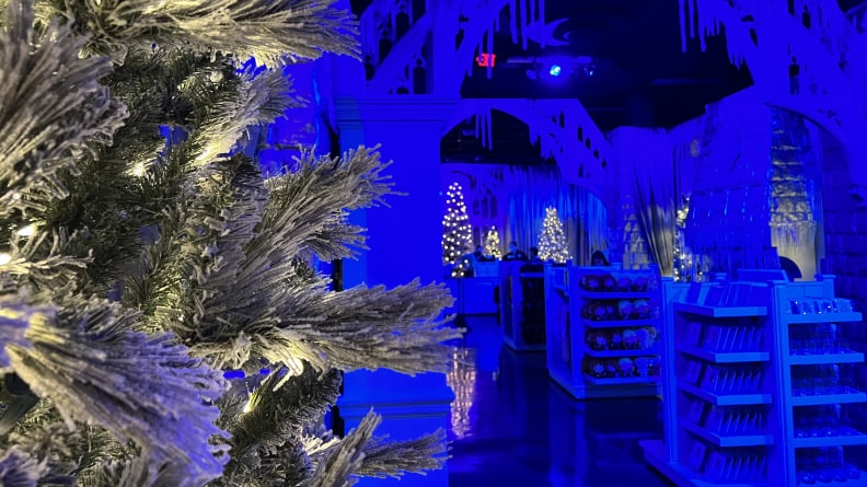 Universal Orlando Holiday Tribute Store