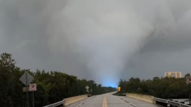 Un ciclón presenciado en Bunche Beach, Fort Myers, el domingo 16 de enero de 2022.