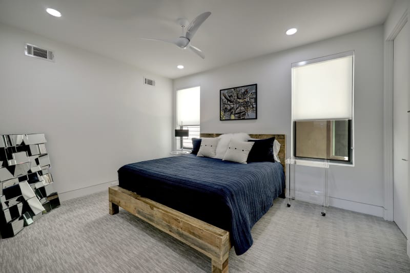 PHOTOS: $1.5M River Oaks-area property screams ‘high-end bachelor pad’
