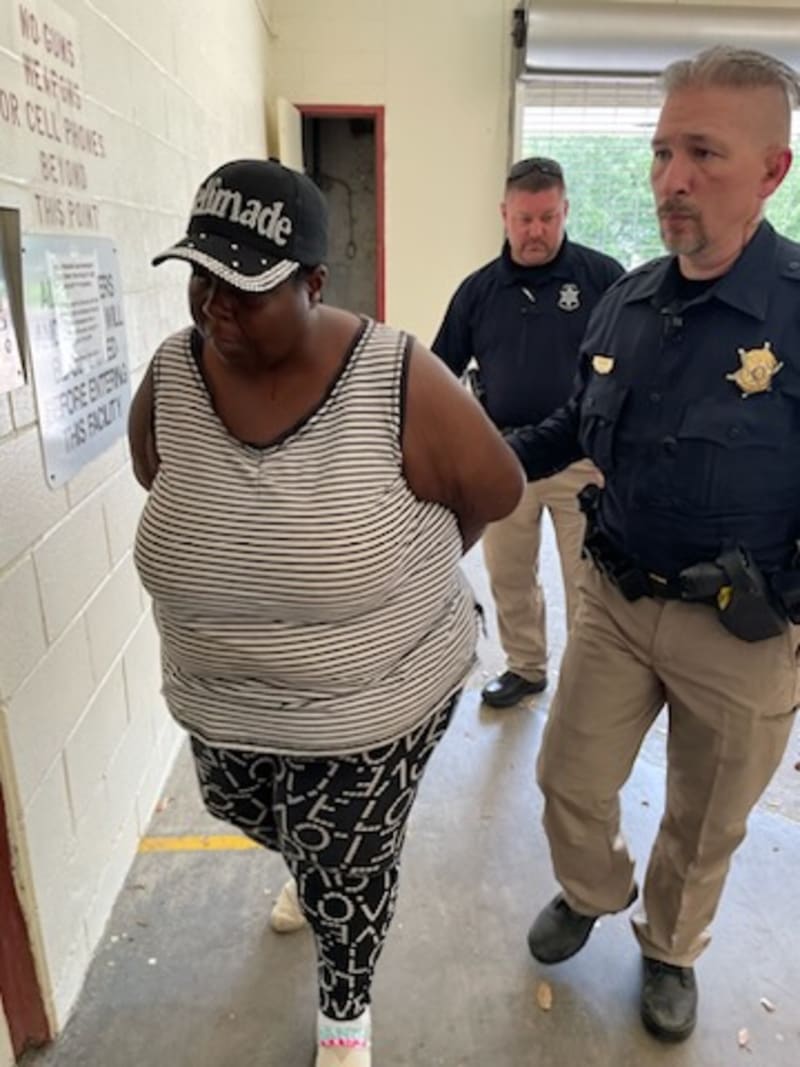 Anahuac woman accused of making threats toward elementary school