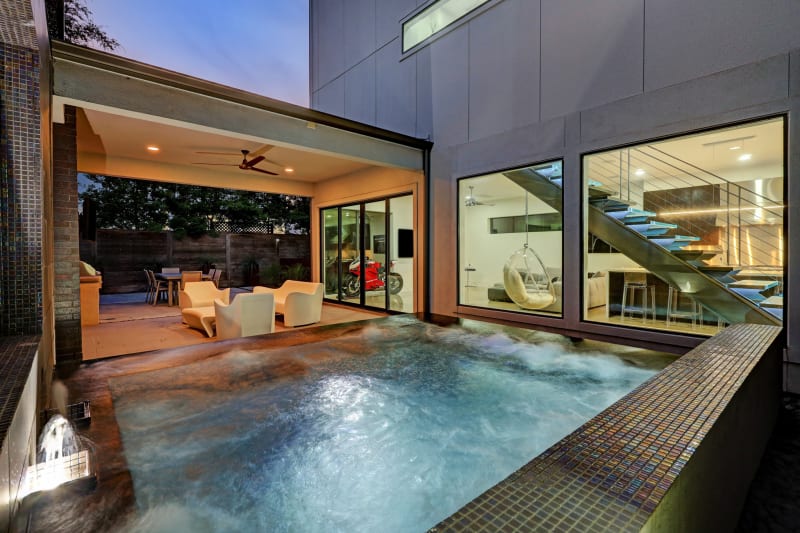 PHOTOS: $1.5M River Oaks-area property screams ‘high-end bachelor pad’
