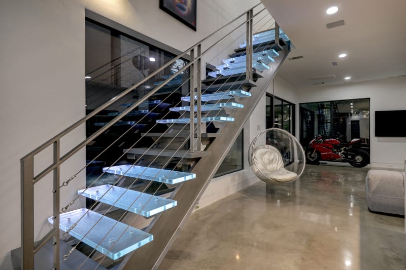 PHOTOS: $1.5M River Oaks-area property screams ‘high-end bachelor pad’