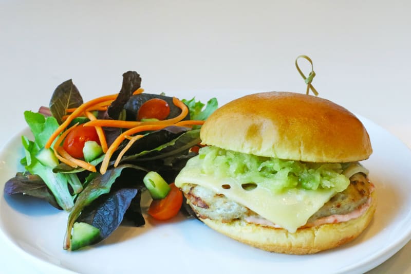 TB (hamburguesa de pavo)- comer saludable en Universal Orlando