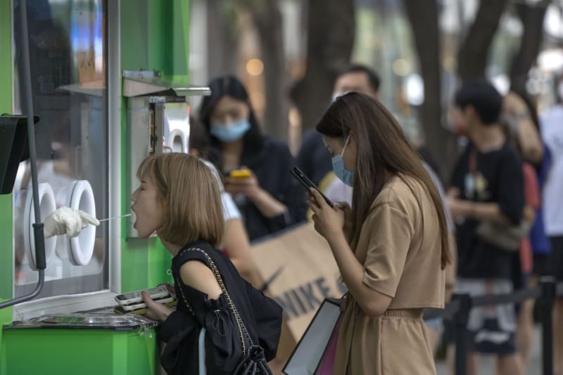 Thousands stranded in China resort city amid COVID lockdown Thousands stranded in China resort city amid COVID lockdown