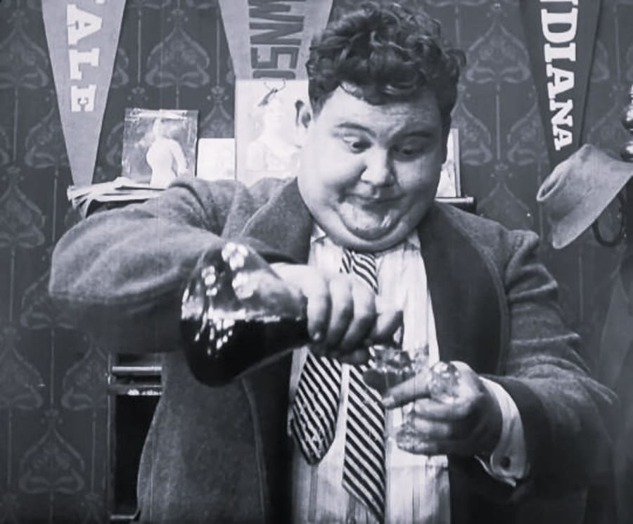 Oliver Hardy -- An Expensive Visit
