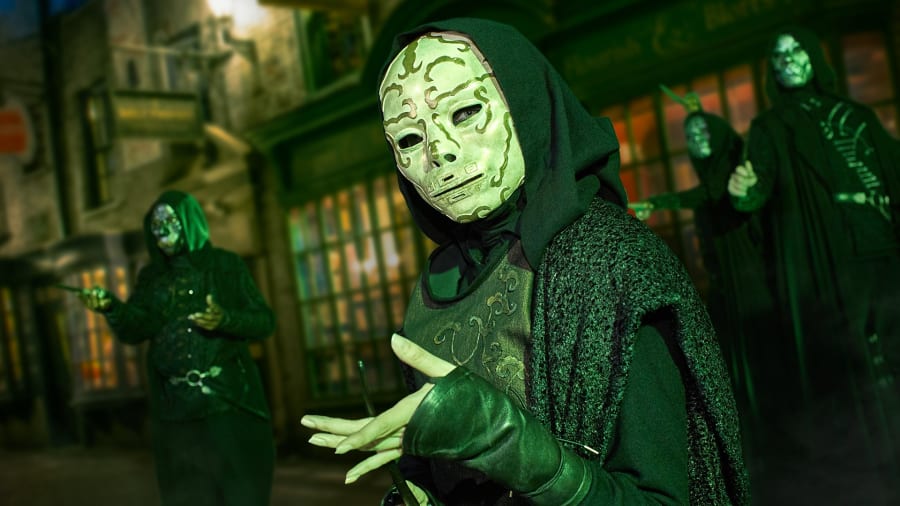 An ominous presence returns to The Wizarding World of Harry Potter at Universal Orlando Resort this fall as Death Eaters appear for the first time ever in Diagon Alley select dates September 1 through November 4.