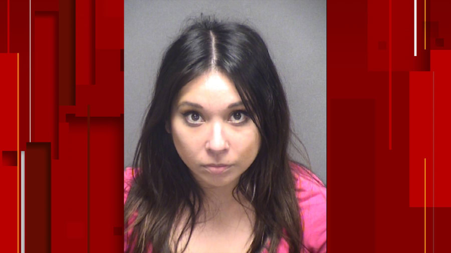 San Antonio woman stabs man in neck, body multiple times after accusing him of not ‘helping her with the bills,’ police say San Antonio woman stabs man in neck, body multiple times after accusing him of not ‘helping her with the bills,’ police say
