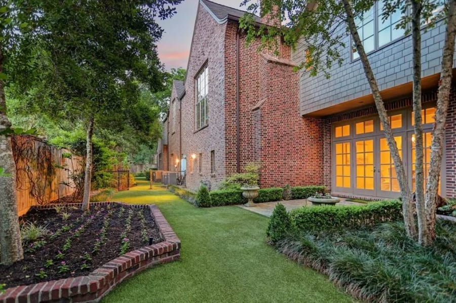 11320 Green Vale Drive
Houston, TX 77024
