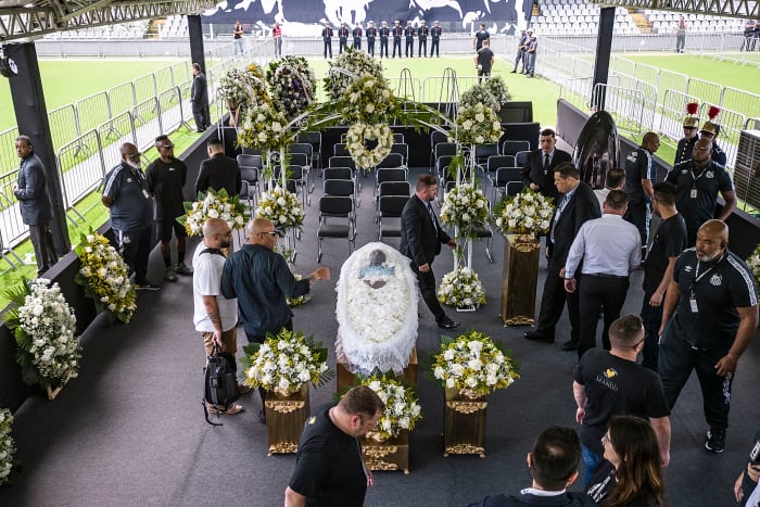 WATCH LIVE: Fans mourn Pelé at public viewing in Brazil stadium