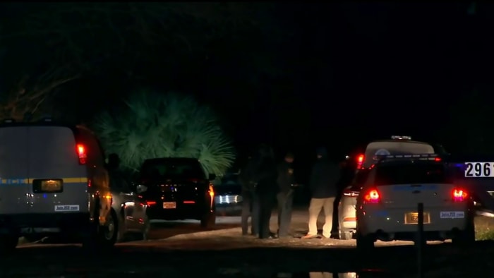 1 man killed, another injured in fight inside home near Hodges & Beach boulevards - Vimarsana News