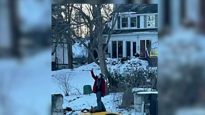 Canadian driver takes selfies as car sinks in a frozen river