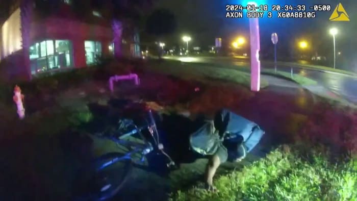 ‘I’m the guy you’re looking for:’ Video shows UCF police arrest man accused of pulling gun on bus driver