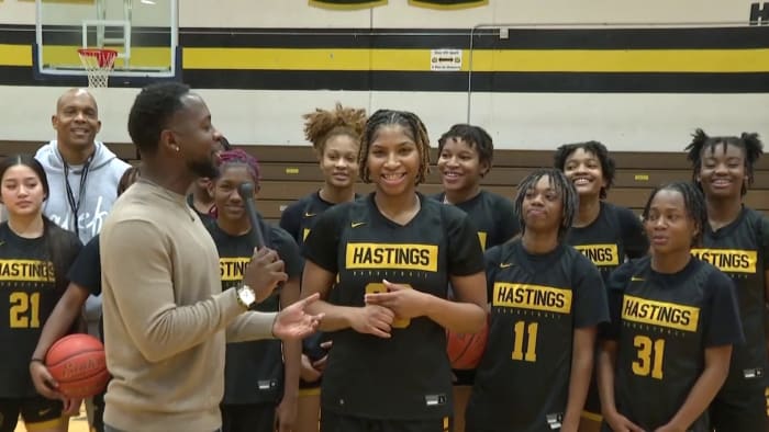 Haftanın UTMB Sağlık Sporcusu: Alief Hastings Lisesi’nden Melinda Winston, KPRC 2’ye Dikkat Çekiyor