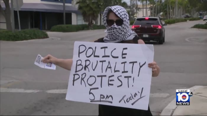 Protest held outside Homestead City Hall over alleged mistreatment by police officers - Vimarsana News