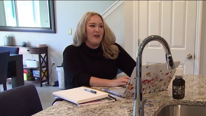 'Heartbeat of this HOA:' Ocoee woman helps make neighborhood a community - Vimarsana News