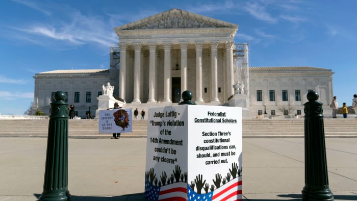 Supreme Court Adopts First Code of Ethics amid Democratic Scrutiny