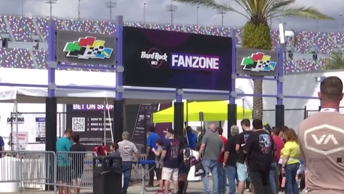 'Daytona rocks!' NASCAR fans gear up for the Daytona 500 - Vimarsana News