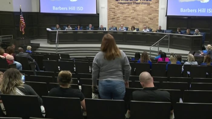 Mother of middle school student who committedsays Barbers Hill