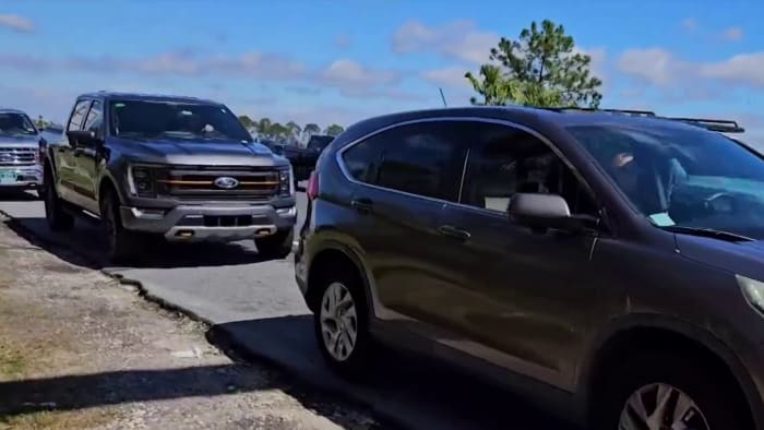 Dangerous, illegal shoulder parking continues at Orlando International Airport - Vimarsana News