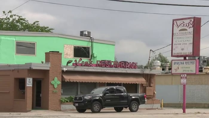 Behind the Kitchen Door Health inspector shuts down longtime Chinese restaurant for pests plumbing problems Behind the Kitchen Door Health inspector shuts down longtime Chinese restaurant for pests plumbing problems