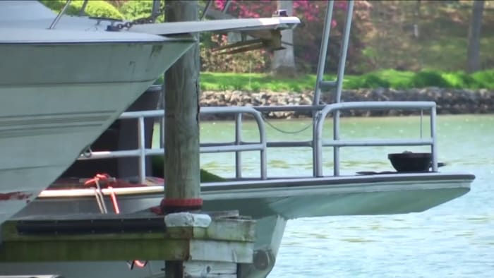 Abandoned boats are piling up on Virginia’s waters