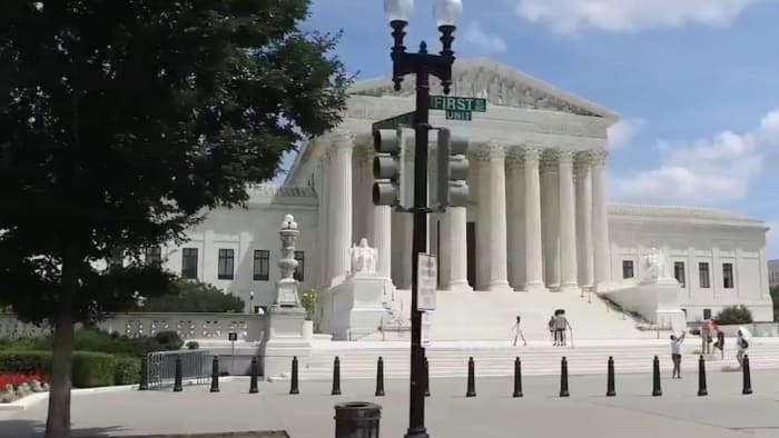 Politikwissenschaftsprofessoren aus San Antonio beschweren sich über einen beispiellosen Verstoß gegen das Verfahren des Obersten US-Gerichtshofs