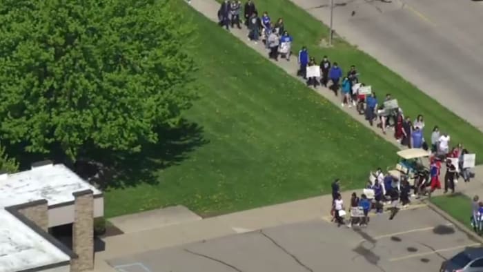 Over 1K parents students sign petition to bring back beloved principal in Dearborn Heights Over 1K parents students sign petition to bring back beloved principal in Dearborn Heights