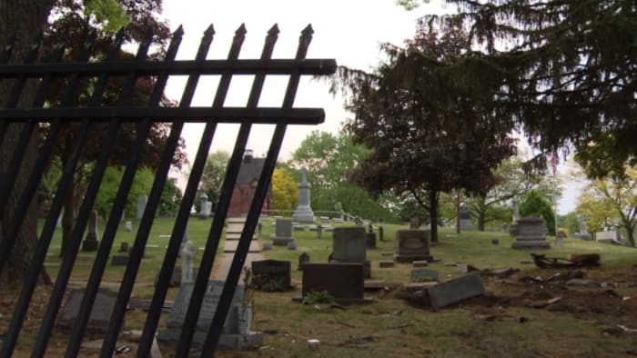 Crash after carjacking damages historic cemetery in Dearborn Several people arrested Crash after carjacking damages historic cemetery in Dearborn Several people arrested