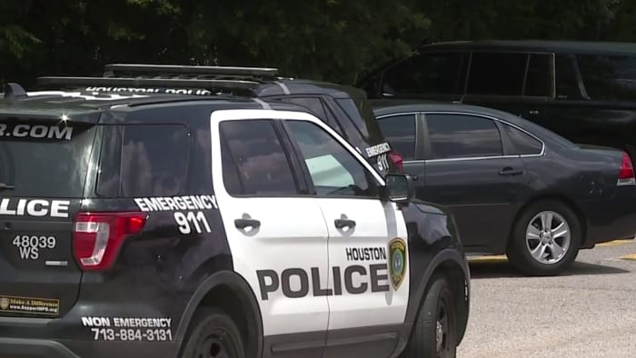3 suspects arrested after shooting man to death during robbery in SW Houston, leading officers on chase - Vimarsana News