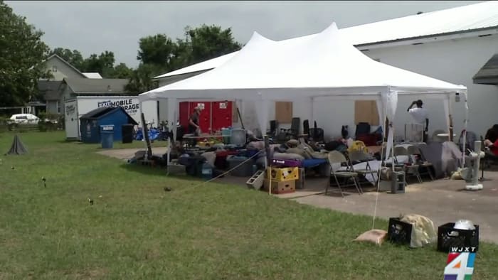 Dozens of people are living under a tent in Downtown Brunswick after a homeless shelter closed down - Vimarsana News