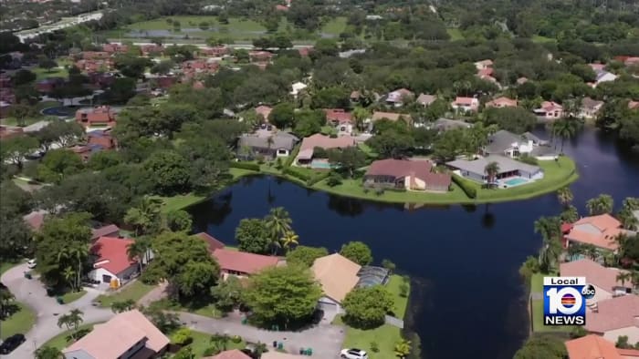 Florida homeowners pay more on average for property insurance than any state, expert says - Vimarsana News