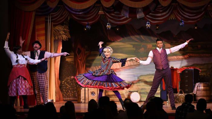 Foot stompin’ good times return with Disney’s Hoop-Dee-Doo Musical Revue