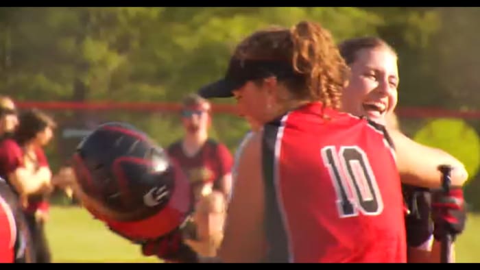 Softball advances to college world series after sweep of James