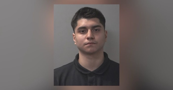 FIRST ON 2: Teen Taco Bell employee accused of pulling gun on customer who canceled order - KPRC Click2Houston