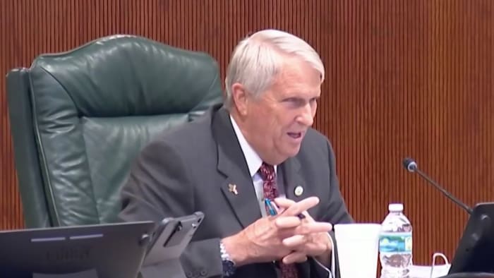 Apopka city commission considers censuring mayor