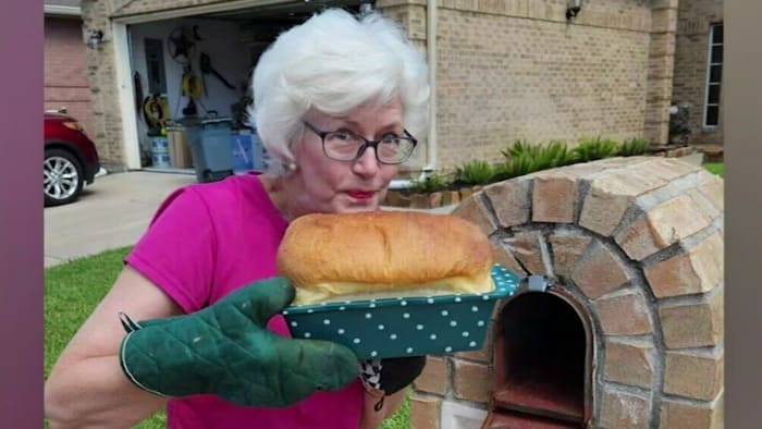 Did this Texas grandmother really bake bread in her mailbox