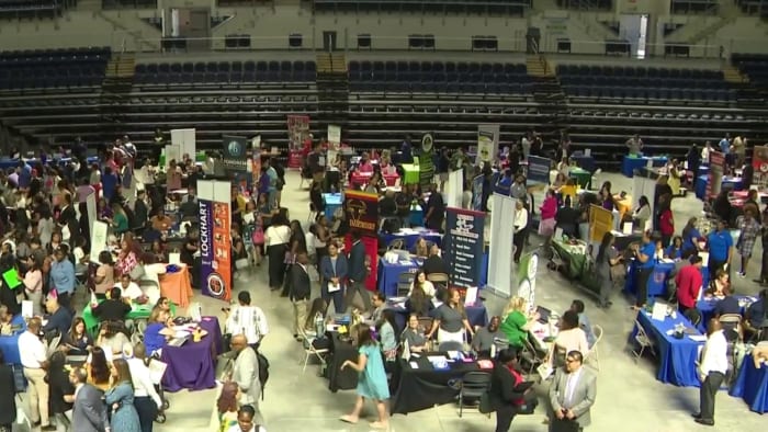As school year approaches, Houston ISD still trying to fill job vacancies - Vimarsana News
