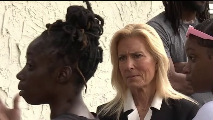 Mayor, city leaders descend on Jacksonville apartments after I-TEAM highlights despicable living conditions - Vimarsana News