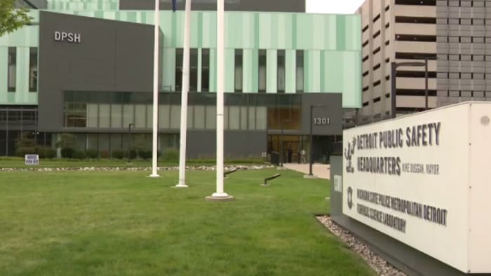 2 Detroit police officers arrested in separate incidents; both face felony charges - Vimarsana News
