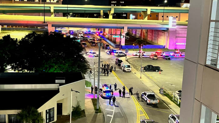 2 sought after 2 Orlando police officers shot, critically wounded during traffic stop