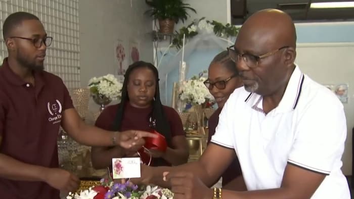 Family inspires, helps others through Pine Hills flower shop - Vimarsana News