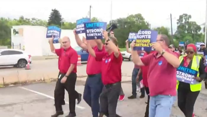 UAW holds ‘practice picket’ outside Detroit auto plant ahead of potential strike