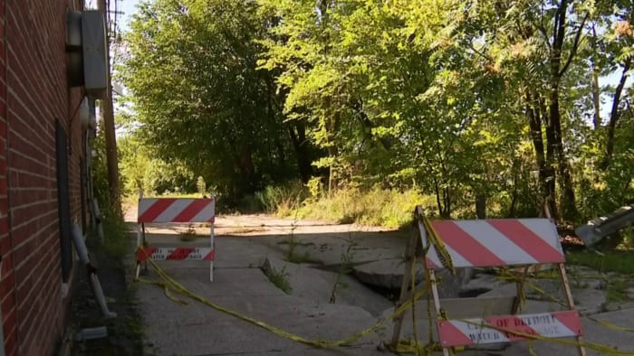 Sinkhole danger to Detroit church slips through cracks on city's west side - Vimarsana News
