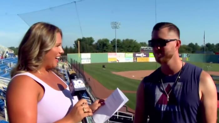 Red Sox stunning success wearing yellow City Connect jerseys continues with  walk-off grand slam